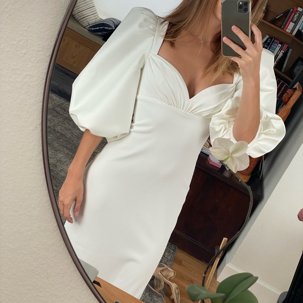 NWT Badgley Mischka Odessa Balloon-Sleeve Gown